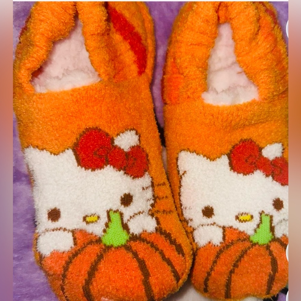 Hello Kitty Fuzzy Slipper Socks Orange Soft Fleece Halloween/ Fall OS